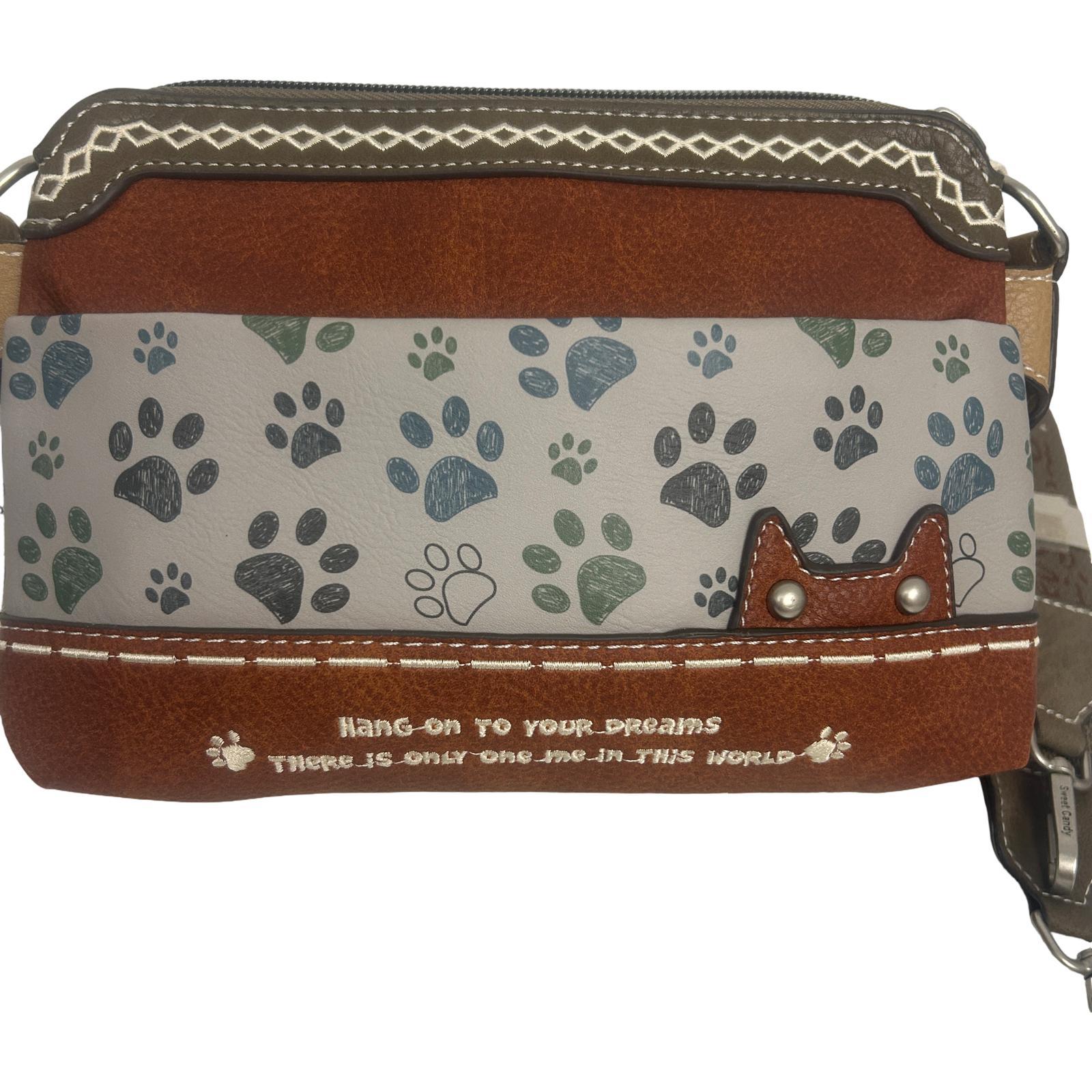 Geanta crossbody  cu 2 compartimente principale .