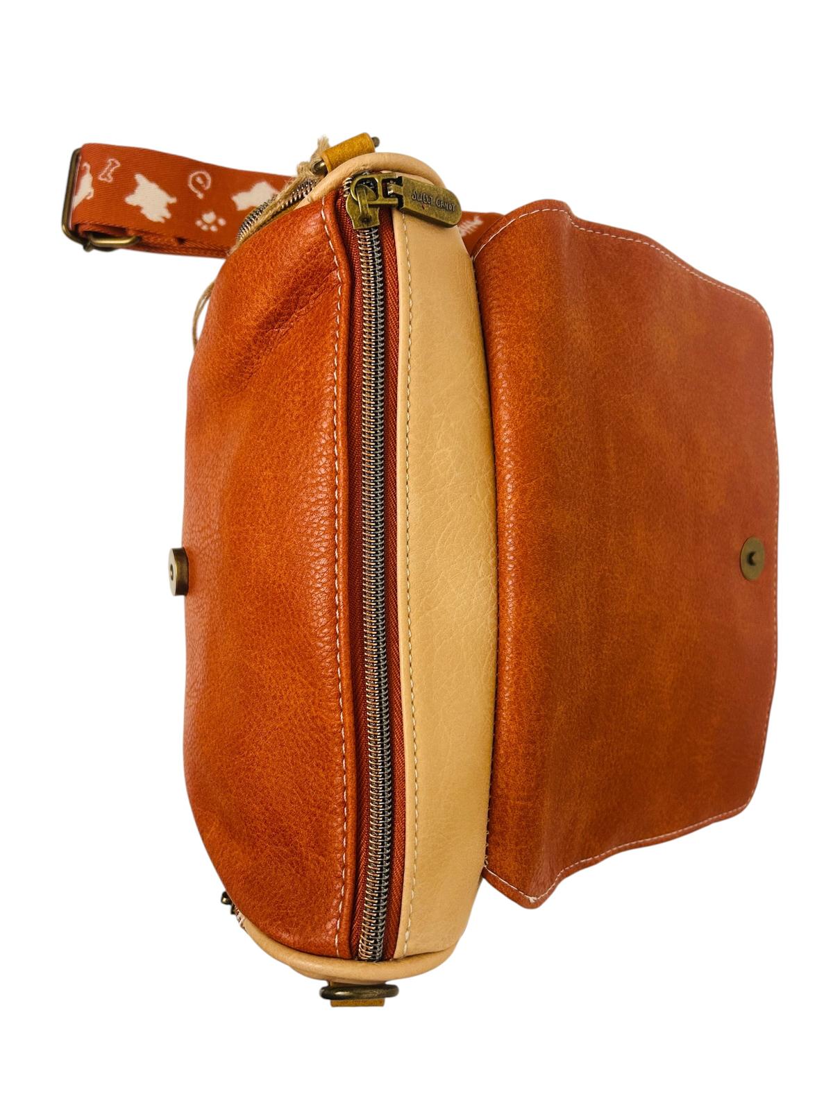 Geanta crossbody cu 3 buzunare exterioare .