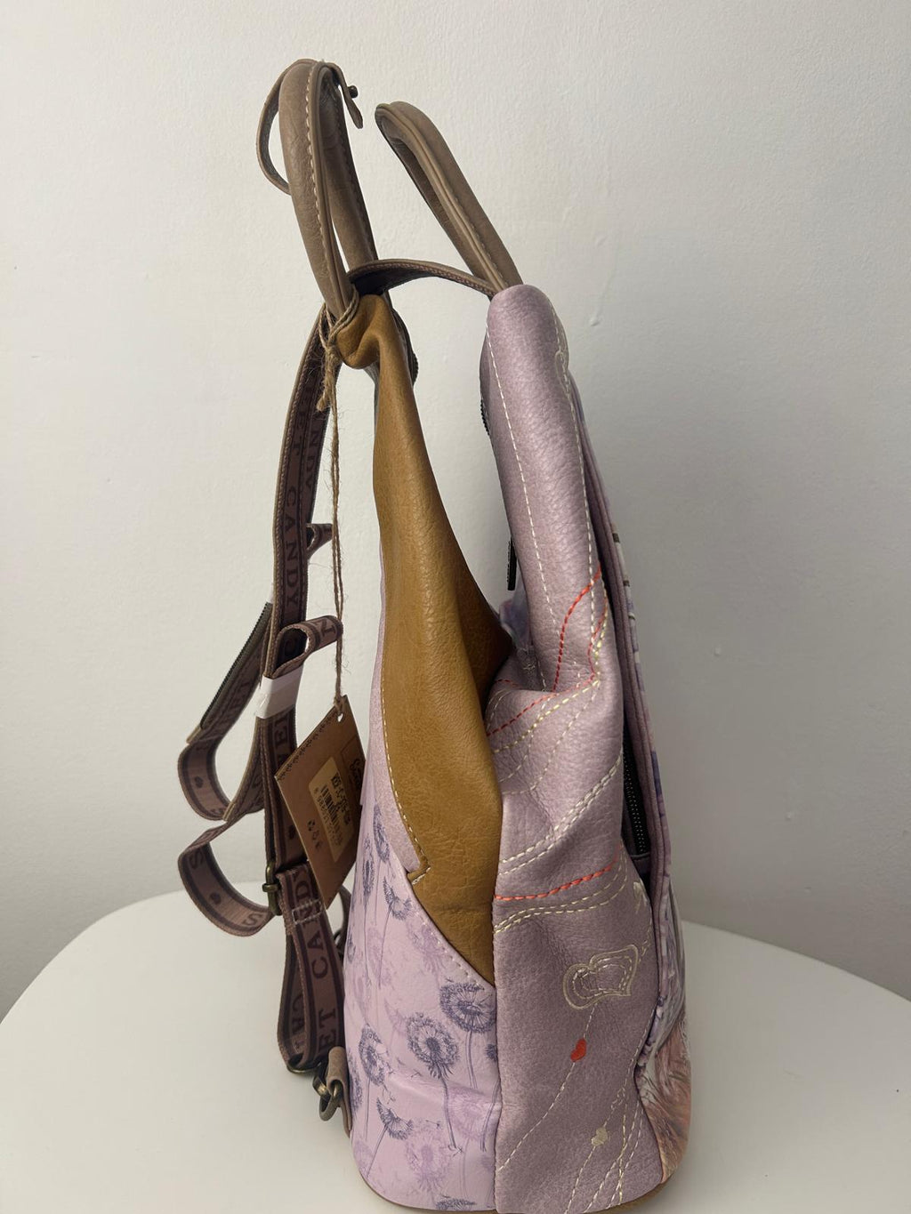 Sweet Candy Anti-Theft Synthetic Doll Backpack for Women with Exterior Pockets and Zippered Straps