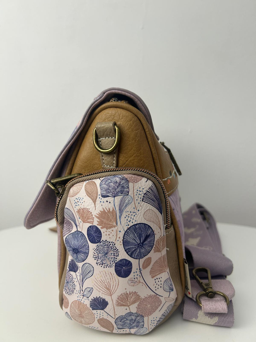 Geantă crossbody sintetică Sweet Candy cu 3 buzunare exterioare cu fermoar pentru femei