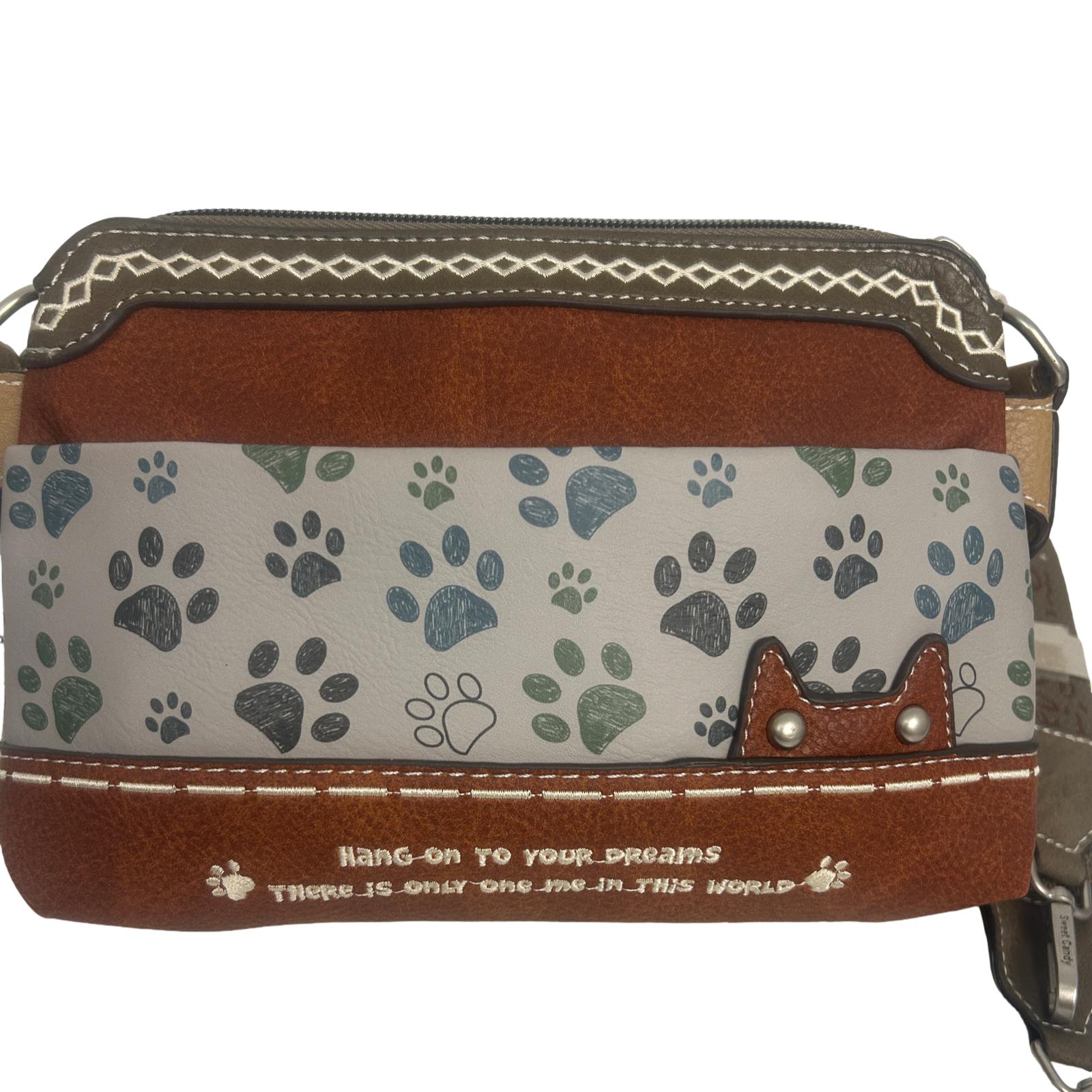 Geanta crossbody  cu 2 compartimente principale .